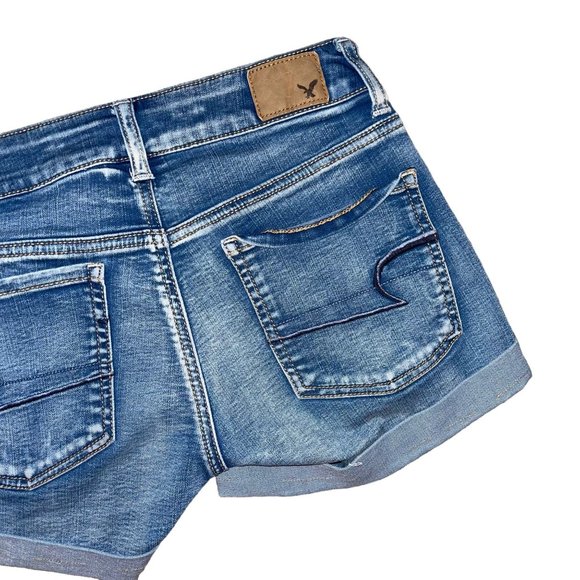 American Eagle Womens Cuffed Shorts 0 Midi Mid Rise Light Wash Embroidered Logo - Picture 6 of 7